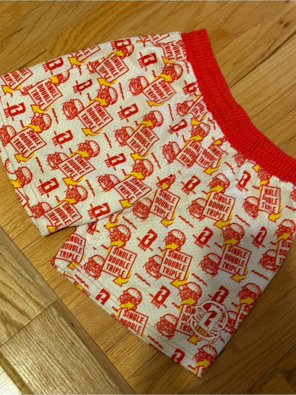 Baseball lifestyle. Boys medium Red and White Burger-Print shorts
